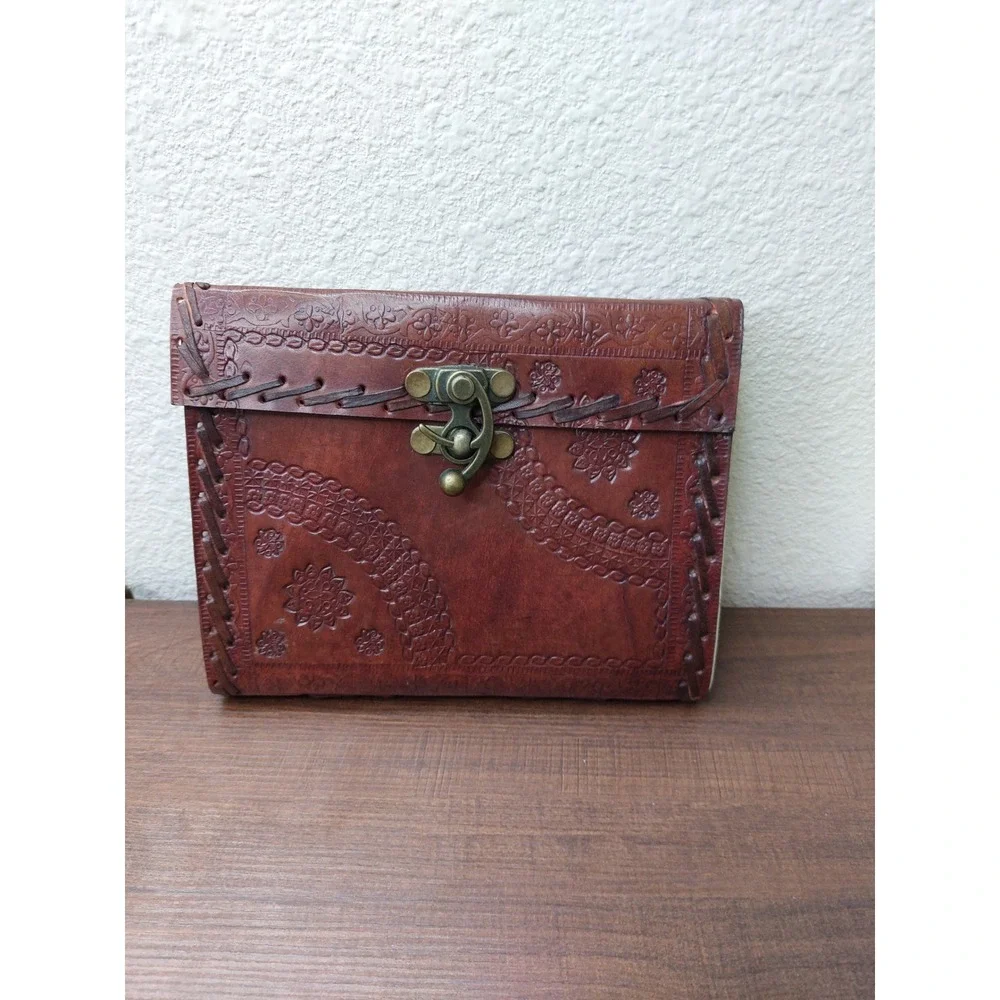Embossed Leather Journal Handmade Paper Brass Clasp Brown Diary 6x8‎